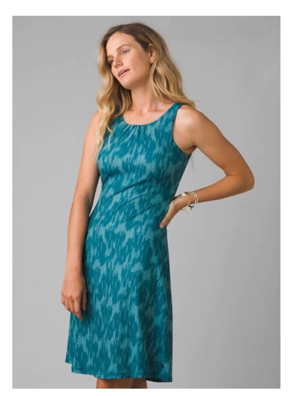 PRANA WOMEN'S SKYPATH DRESS Medium Blue